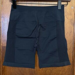 aurola workout shorts